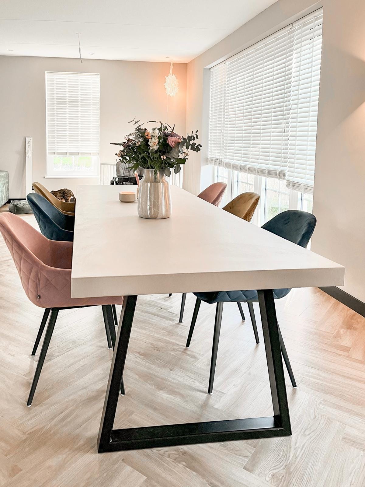 Betonlook tafel Ludwig – Rechthoekig afbeelding 4