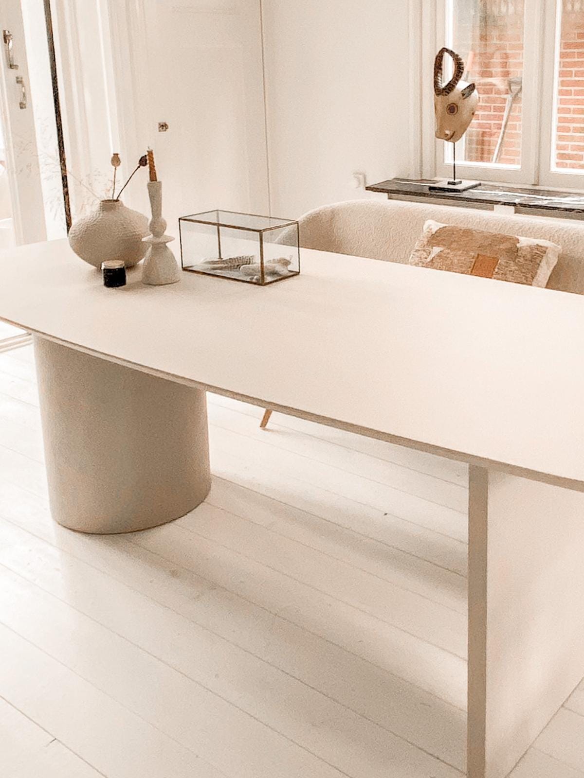 Betonlook tafel Mika – Deens ovaal afbeelding 4