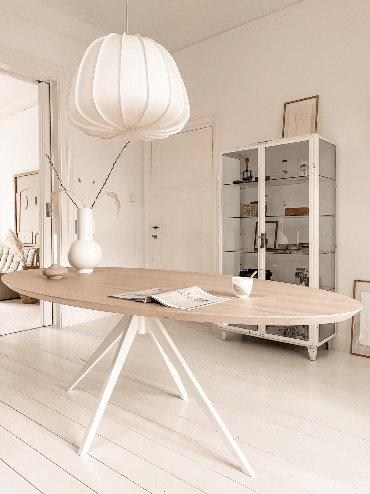 Ovale eiken eettafel showroom