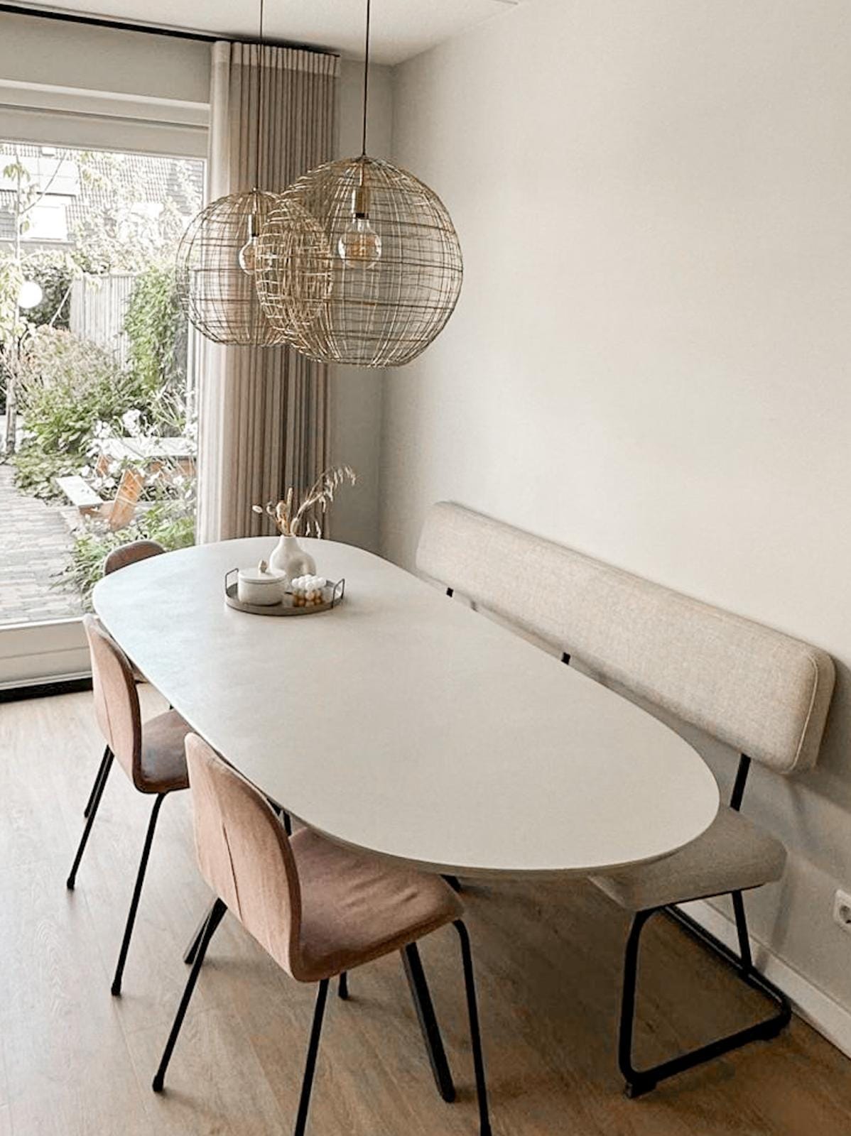 Betonlook tafel Rune - Organisch afbeelding 3