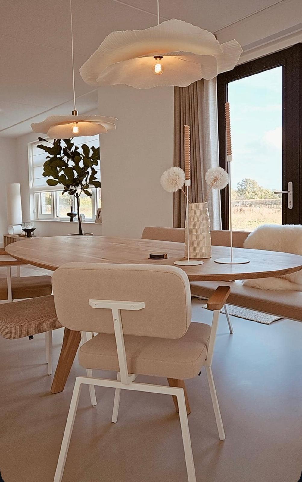 Organische eettafel op maat van massief eikenhout | Studio Lopped ...